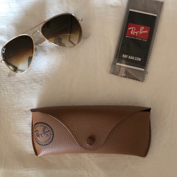 Ray-Ban Aviators - Picture 4 of 6